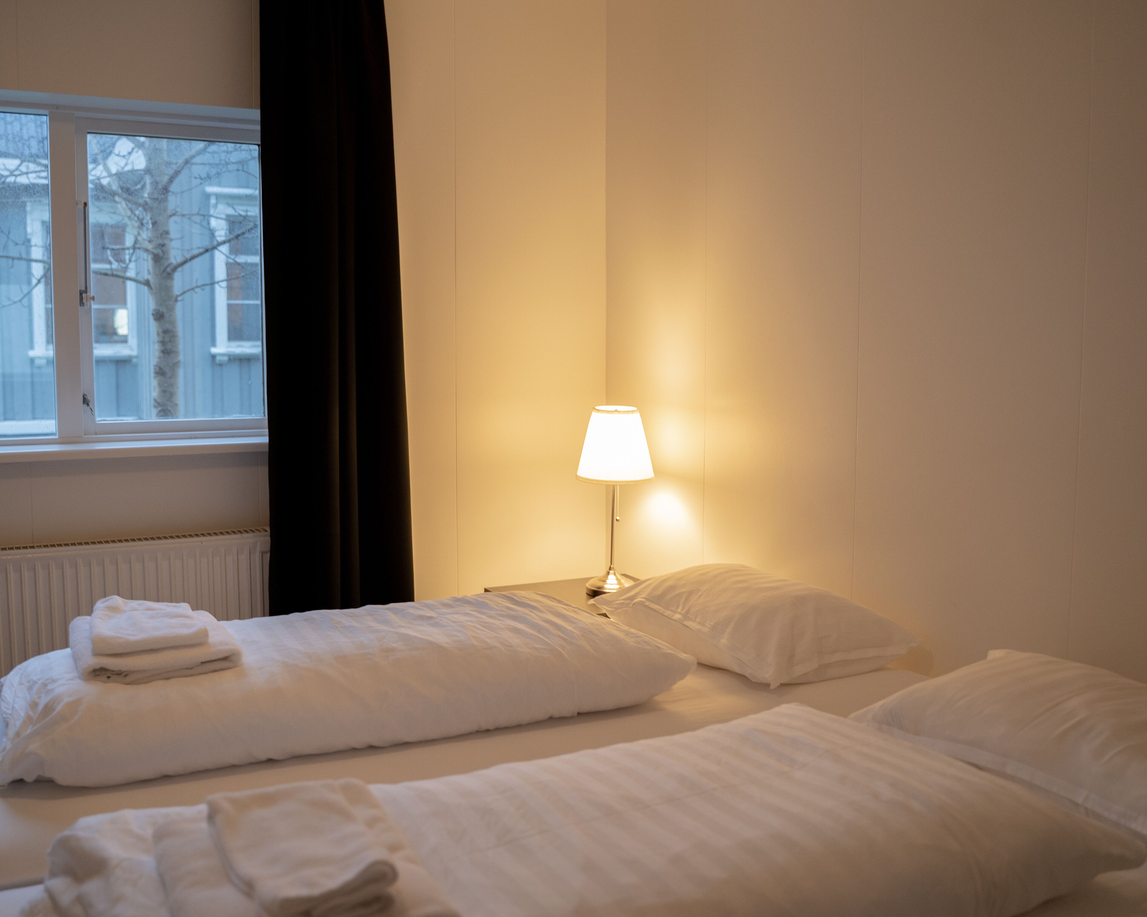 1 bedroom, desk, free wifi, bed sheets