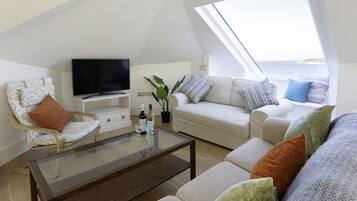 Economy Apartment | Living area | Flat-screen TV