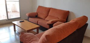 Televisión y chimenea