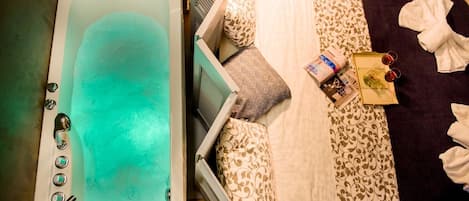1 bedroom, desk, iron/ironing board, WiFi