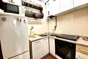 Réfrigérateur, four, plaque de cuisson, lave-vaisselle