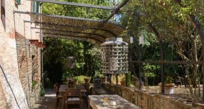 Stunning Tuscan Villa and Annexe