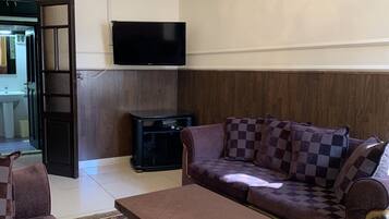 Senior-Apartment | Wohnzimmer | Flachbildfernseher