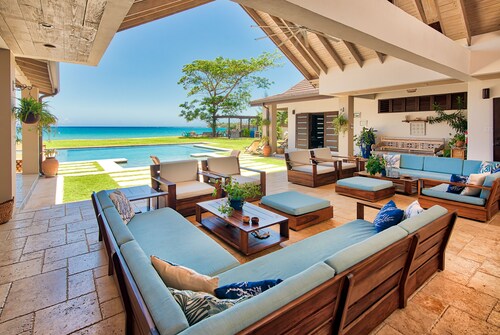 SeaEsta at Bengal ;  Cool Chic and all Caribbean.............