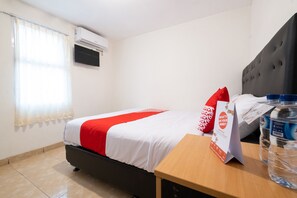 Standard Double Room | Free WiFi, bed sheets
