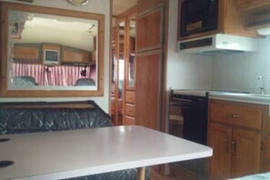 Private kitchen - RV suite near El Cerrito BART (El Cerrito)