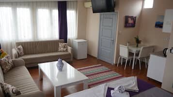 Studio Suite, Sea View | Cadar kapas Mesir, peralatan tempat tidur premium, bar mini