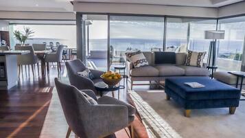 Penthouse Mewah, 3 kamar tidur | Ruang keluarga