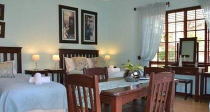 Jock-Inn Guest House