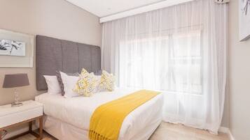 Deluxe Apartment, 3 Bedrooms | Individually decorated, individually furnished, laptop workspace