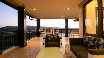 Penthouse Familial, 4 chambres | Balcon
