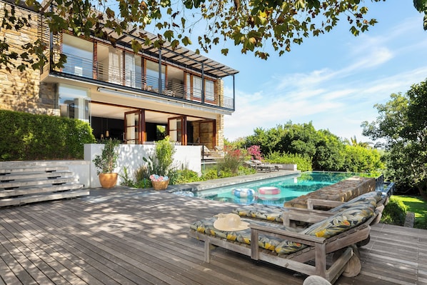 Outdoor pool - Le Thallo (Cape Town)