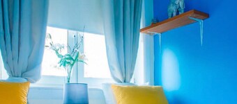 A three bedroom apartment , with 2 bathrooms . Suitable for a group of  5/6