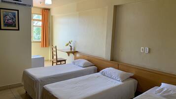 Frigobar, Wi-Fi de cortesia, roupa de cama