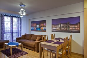 Exclusive Apartment | Living room | Flat-screen TV - Apartament City Center Exclusive Suite (Krynica-Zdroj)