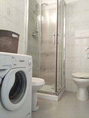 City Apartment, 1 Bedroom, Balcony | Bathroom | Shower, free toiletries, hair dryer, bidet - Kibilù - Viale Bligny OSV (Milan)