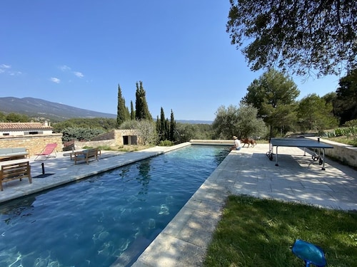 Mas du LOop: with heated swimming pool on large grounds surrounded by nature