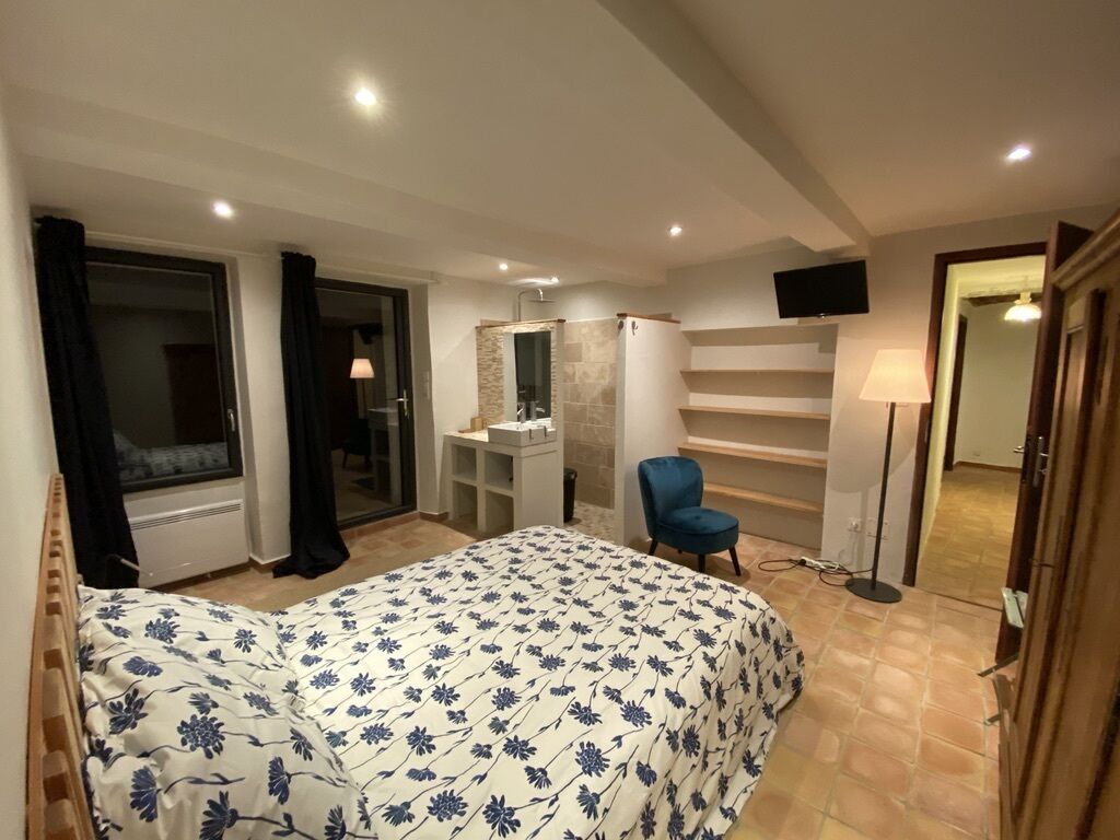 5 Schlafzimmer, Bügeleisen/Bügelbrett, WLAN, Bettwäsche