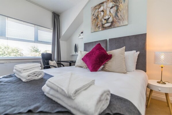 2 bedrooms, iron/ironing board, free WiFi, bed sheets - West Bridgford Classy 2bed Flat (Nottingham)