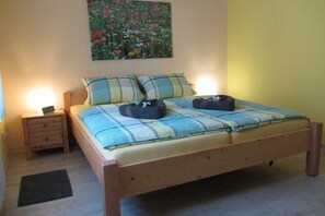 Rumah, beberapa kamar, Bebas Asap Rokok | 8 kamar tidur, seprai antialergi, dan didekorasi berbeda-beda
