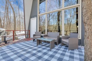 Terrace/patio - The Reed – A Cozy Cabin in the Woods (Rockbridge)