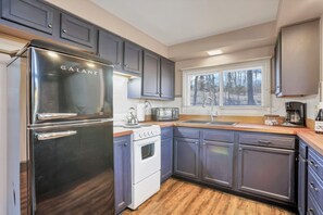 冰箱、微波炉、烤箱、炉灶