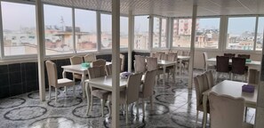 Desayuno continental incluido todos los días 