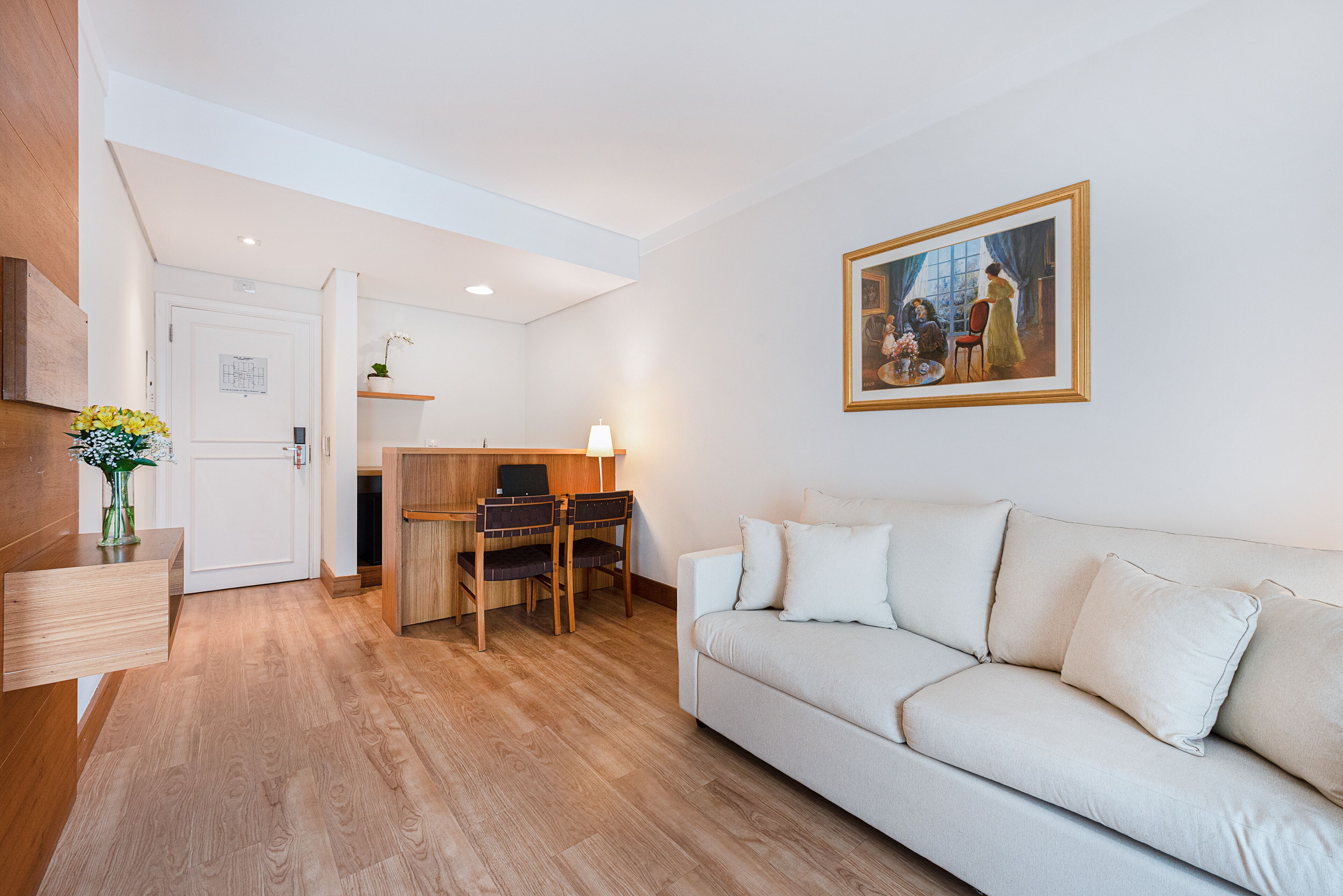 classic suite | living room