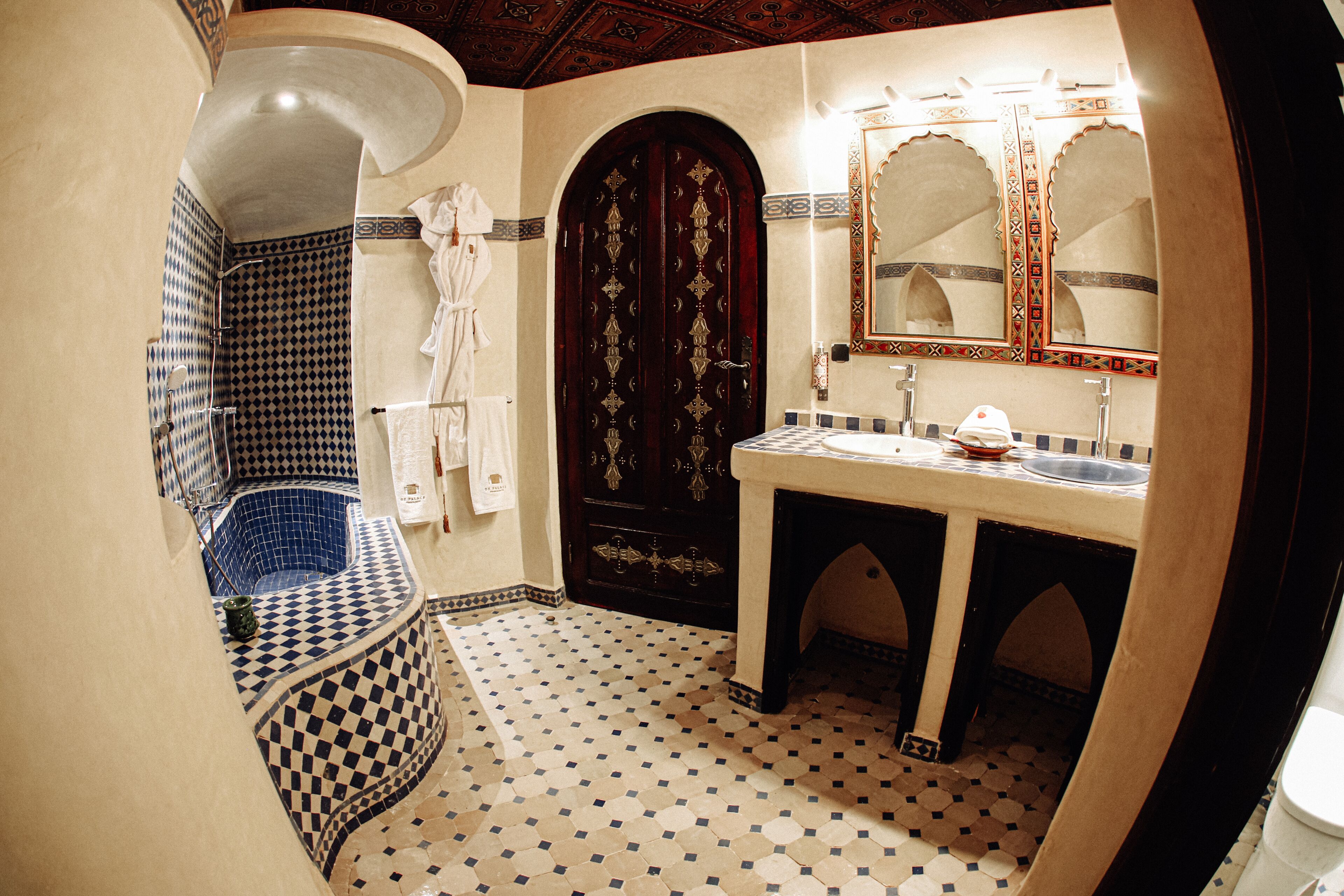 Suite familiare | Bagno | Doccia, set di cortesia firmato, asciugacapelli, accappatoio
