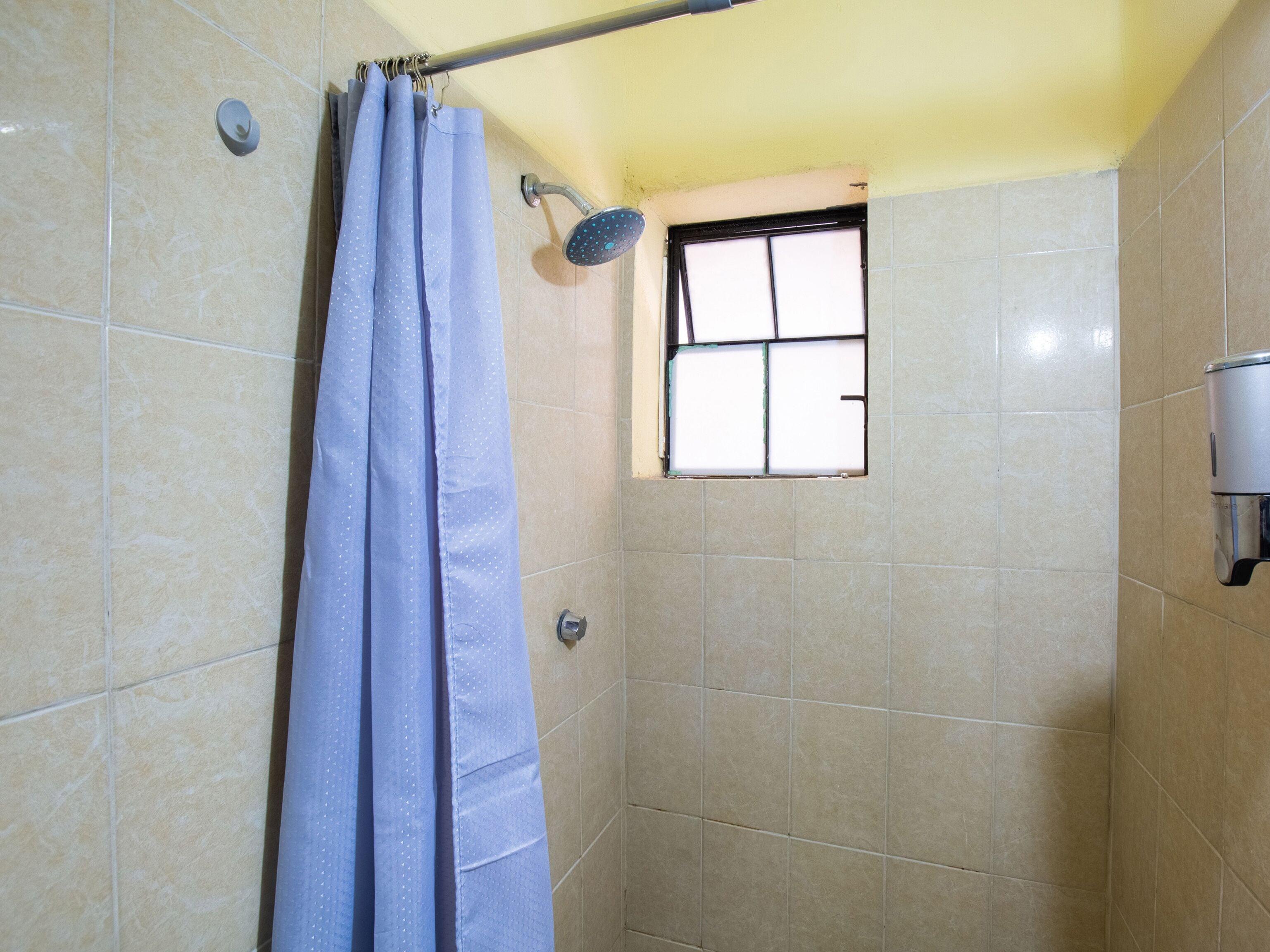 Standard Room | Bathroom | Shower, towels, soap, shampoo