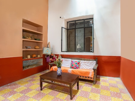 Lobby sitting area. OYO Hotel Y Restaurante Mitla, Oaxaca
