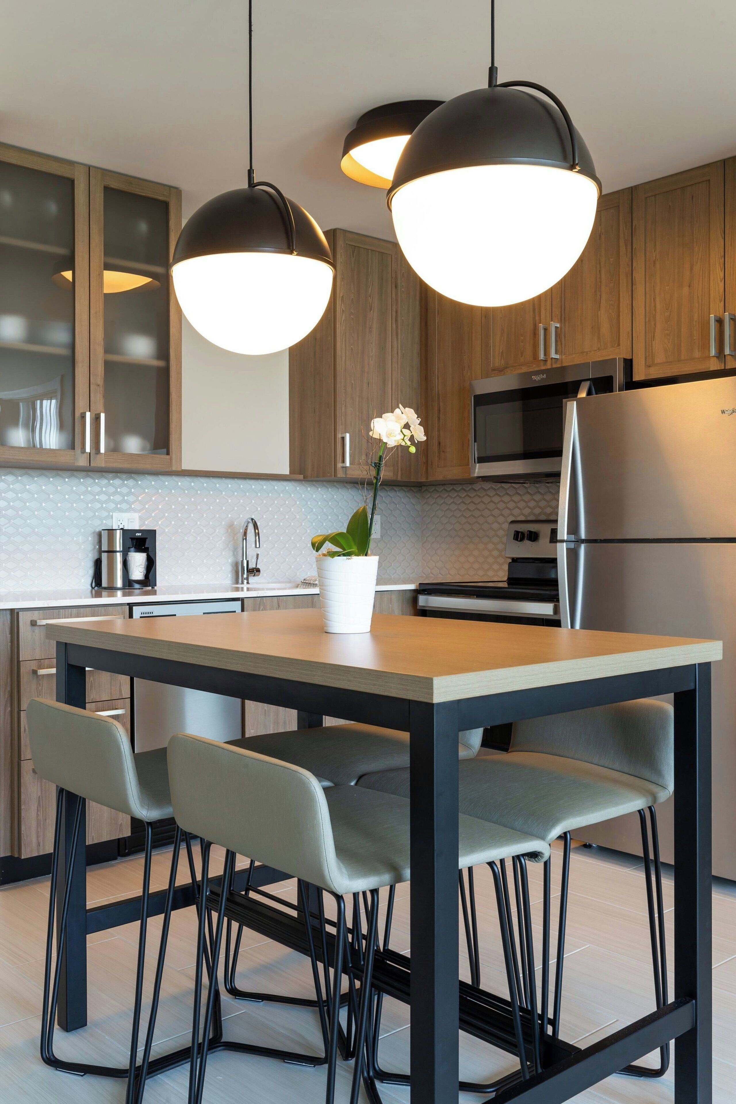 suite, 2 bedrooms | 1 bedroom, desk, laptop workspace, blackout curtains