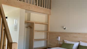 Decoración personalizada, muebles diferentes y escritorio