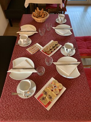 Desayuno continental todos los días (con cargo)