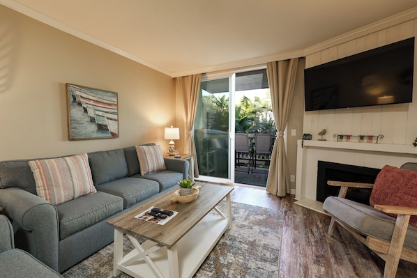 Smart TV, fireplace, table tennis