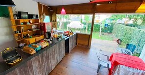 Free daily self-service breakfast