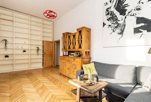 Comfort Apartment, 3 Bedrooms | 3 bedrooms, iron/ironing board, free WiFi, bed sheets - WS 3-Bedroom Old Town Apartment (Kraków)