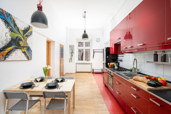 Comfort Apartment, 3 Bedrooms | Private kitchen