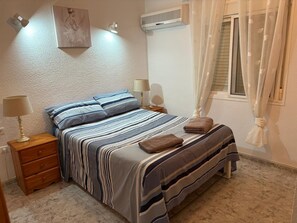 4 bedrooms, in-room safe, iron/ironing board, travel crib