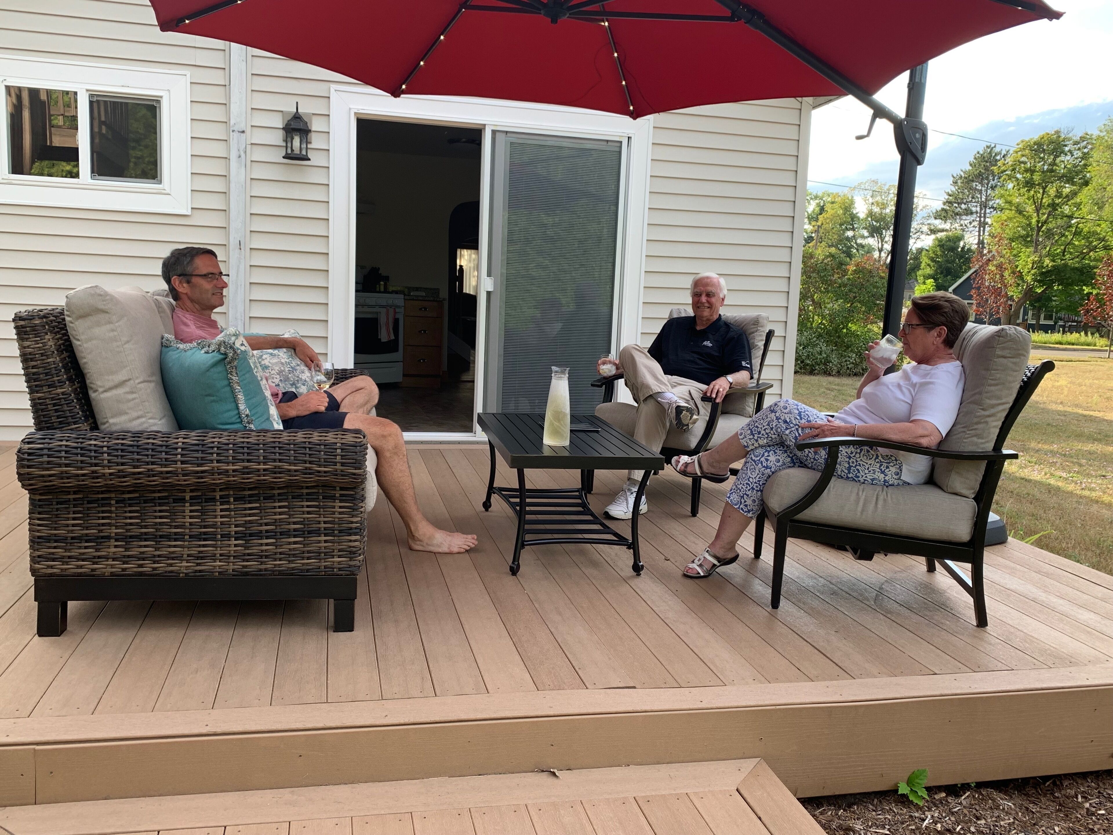 Beautiful 3 bedroom home with walkout deck, just a few blocks from downtown.