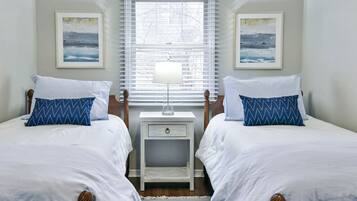 3 bedrooms, desk, iron/ironing board, WiFi