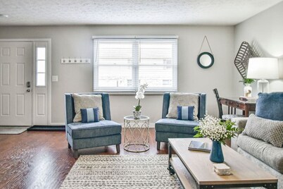 Spacious 3BR Condo | Walk to IU