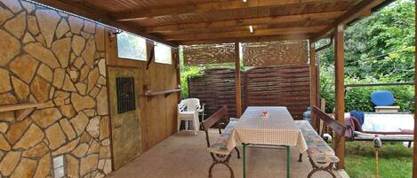 Outdoor dining