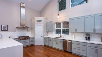 Mikrowelle, Ofen, Herdplatte, GeschirrspĂŒler