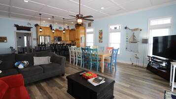 Smart TV, computer monitors