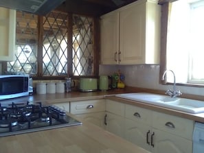 코티지 | 전용 주방 | 냉장고, 전자레인지, 오븐, 쿡탑