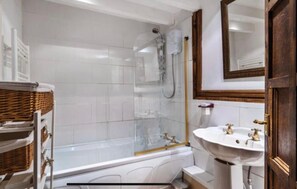 Cottage | Bathroom