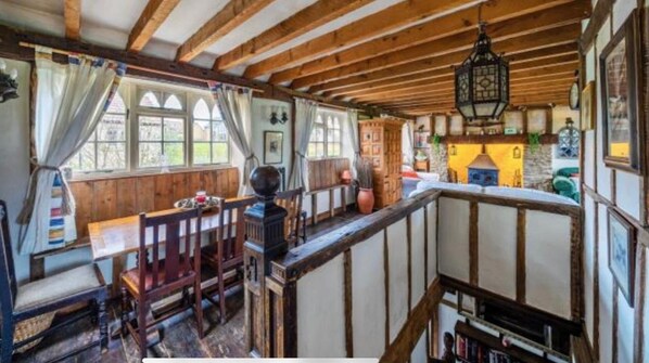 Cottage | Dining