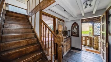 Cottage | Interior