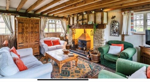 Tranquil Cottage Retreat in Bath